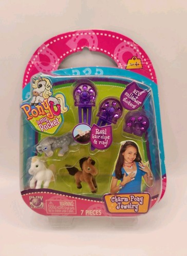 Pony pocket charm - in,