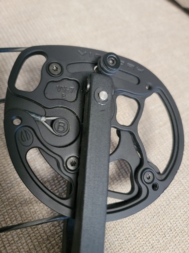 Victory compound bow - 39,