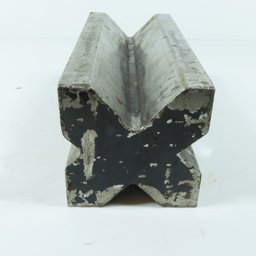 Square 4 way vee - 3-1/4",