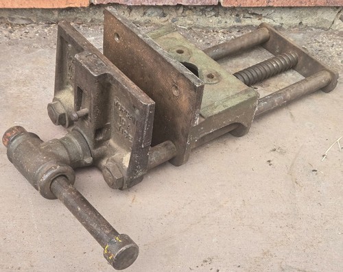 Vintage morgan solid nut - solid,