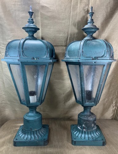 Lot vtg outdoor light - vtg,