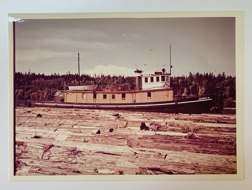 Original photo tugboat - photo,