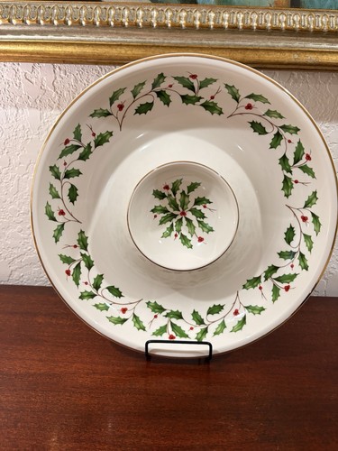 Lenox holiday chip and - 12”,