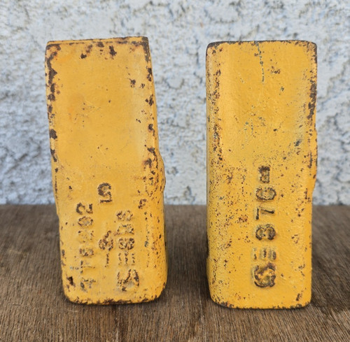 Pair standard dirt - of,