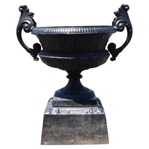 Large antique classical cast - large,