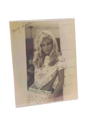 Nancy sinatra autograph signed - sinatra,