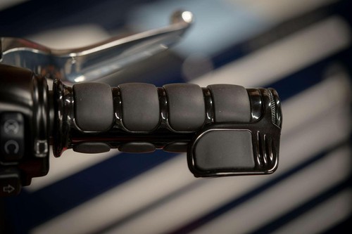 Black handlebar grips - black, 1"