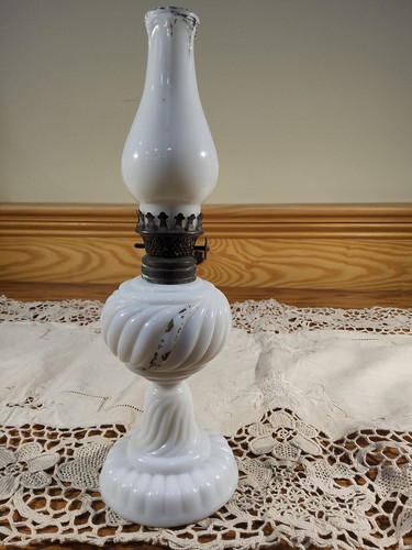 Embossed swirl twisted milk - swirl,