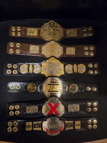Wrestling mini belts - -,