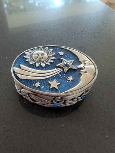Sun star moon pattern oval - sun,