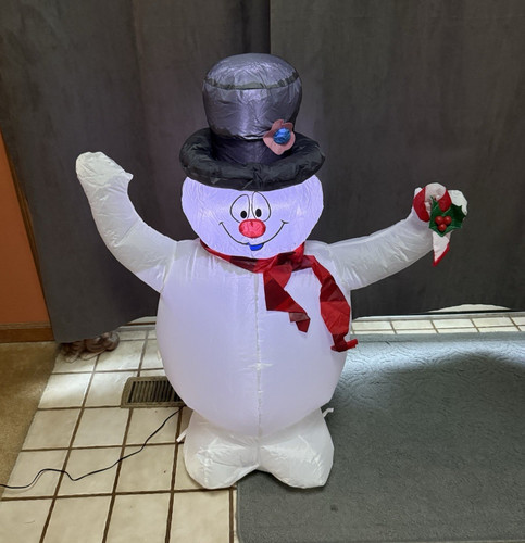 Gemmy airblown frosty - gemmy,