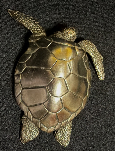Turtle figure paperweight - /,