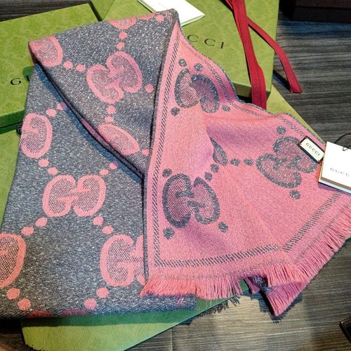 Gucci jacquard scarf logo - gucci,