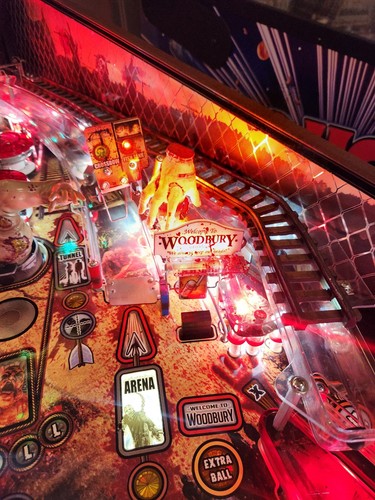 Walking dead pinball machine - walking,