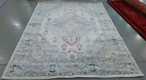 Beige grey x - 6'-7", 9'-0"