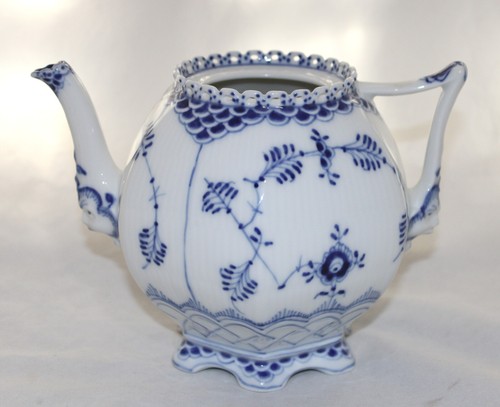 Royal copenhagen small teapot - royal,