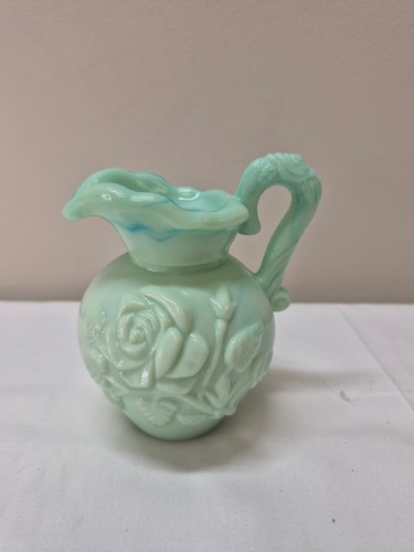 Vintage avon light green milk - green,