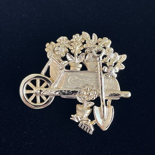 Flower gardening brooch - flower's,