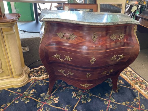 Louis style bombe - bombe, commode