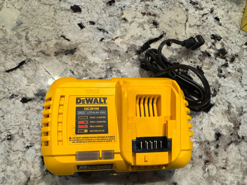Dewalt 20v max 60v - max, /