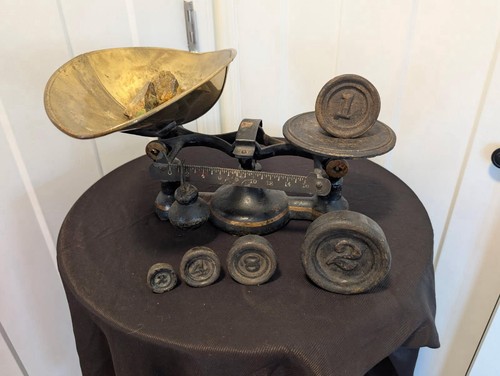 Antique balance scale unknown