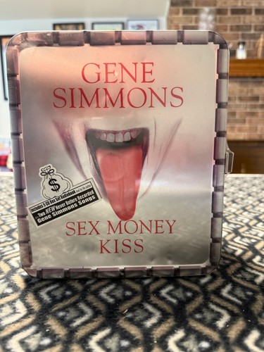 Kiss gene simmons - gene,