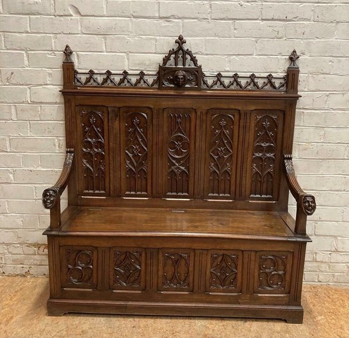 Beautiful carved gothic oak - beautiful,