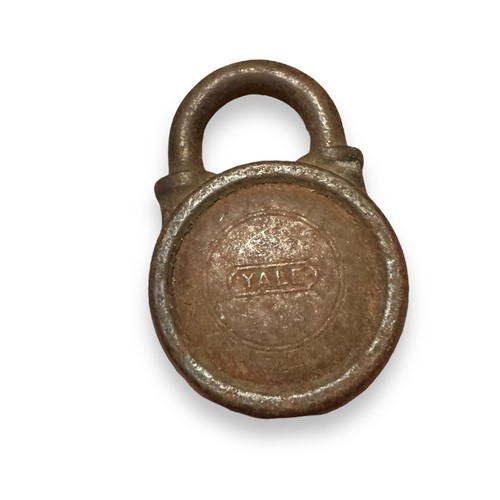 Antique yale 324 - gate, lock