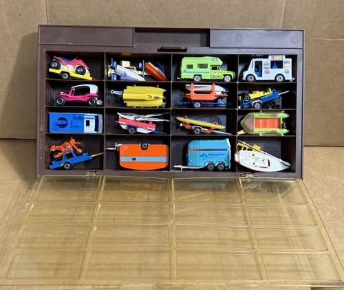 Lot hot wheels case - hot,
