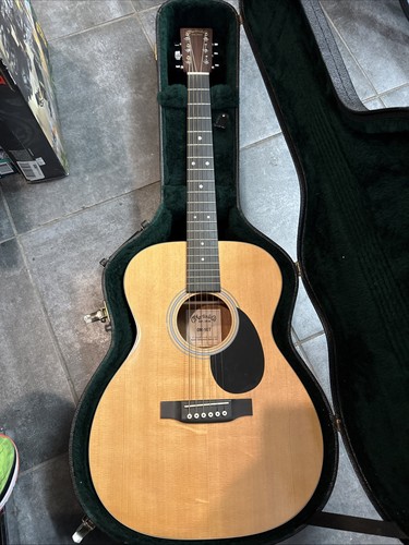 Martin acoustic guitar - om-1,