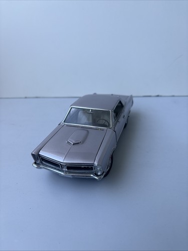 Danbury mint 1965 pontiac - mint,