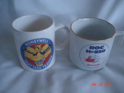 Lot vtg honeywell mugs 1 - lot,
