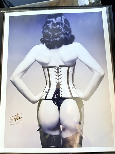 Dita von teese signed photo - dita,