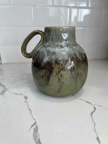 Vase pottery made - pottery,