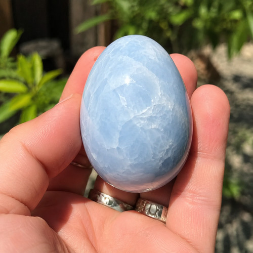 Celestite palm stone natural - celestite,