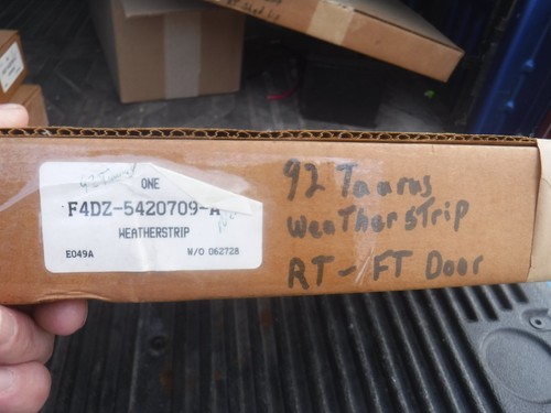 Nos ford taurus seal rubber - seal,