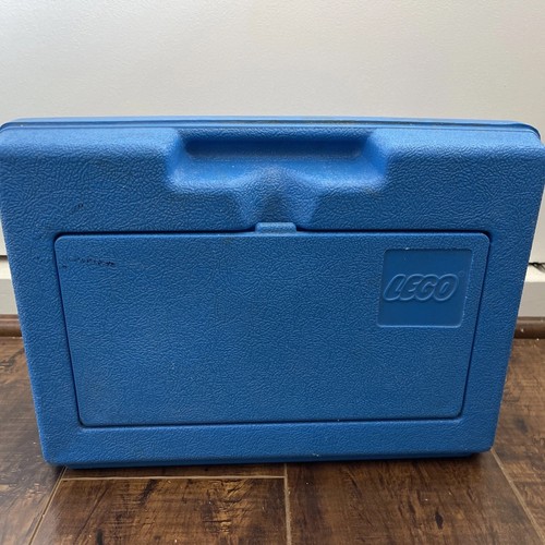 Lego vintage 1983 blue plastic - vintage,