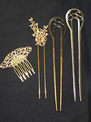 Silver tone metal - silver,