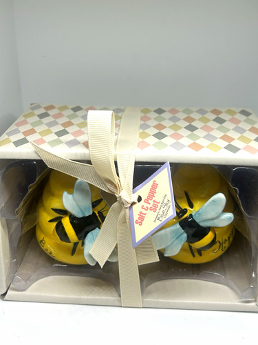 Bee salt pepper shakers - bee,