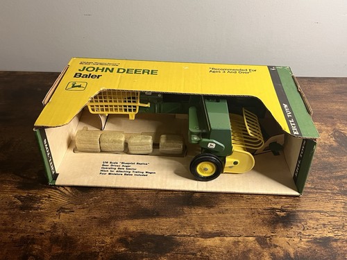 Vintage ertl john deere - deere, square