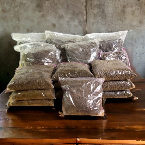 Rabbit manure rinsed - rabbit,