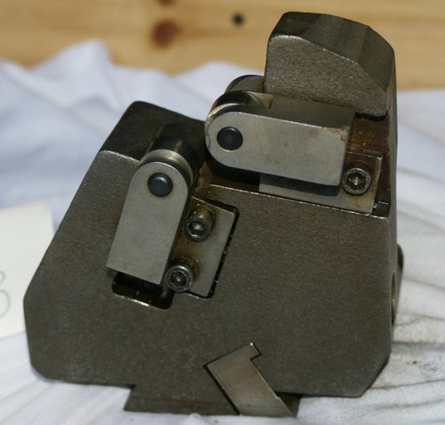 Dovetail automatic screw - dovetail,