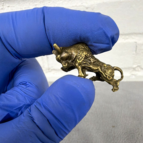 Small gold metal bull - gold,