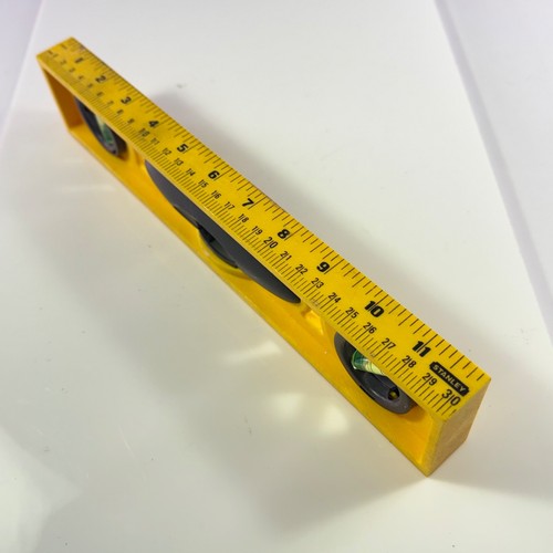 Stanley yellow box - box, beam
