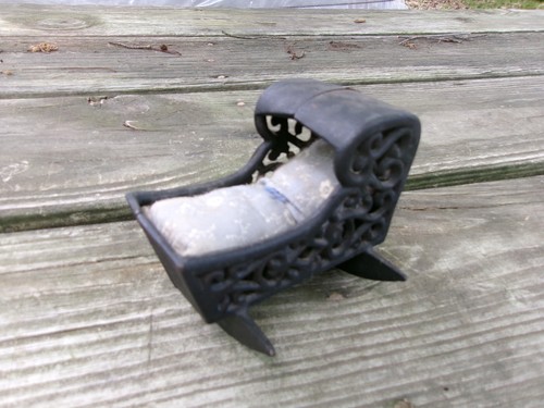 Cast iron dollhouse - cradle,, no
