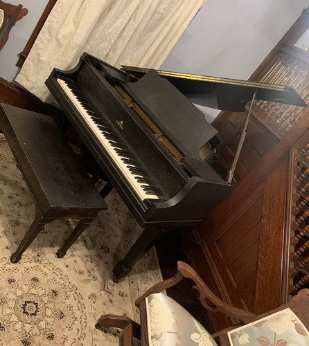 Kurtzmann baby grand piano - baby,