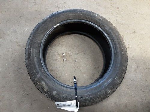 Single used tire toyo 225 - single,