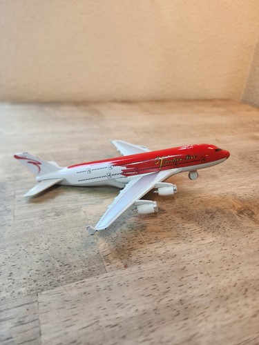 Metal toy jet passenger - metal,