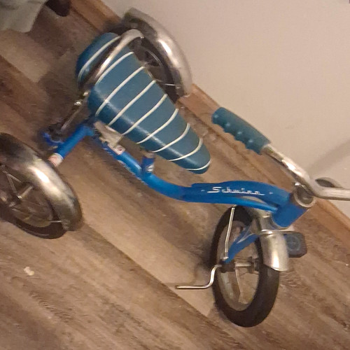 Schwinn blue tricycle wheel - blue, 3-wheel