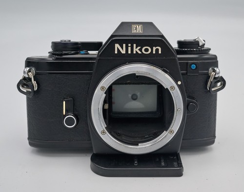 Nikon 35mm film slr camera - em,